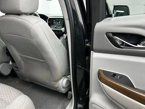 Used 2017 GMC Acadia SLE w/ Driver Alert Package I image 32