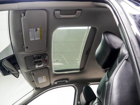 Used 2025 Kia Telluride S FWD image 41