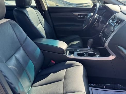 Used 2013 Nissan Altima 3.5 SL w/ Technology Pkg image 9