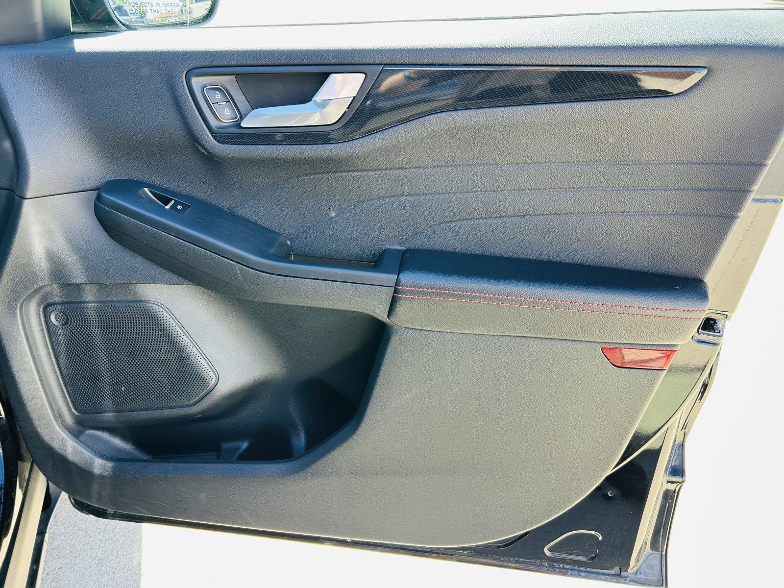 Used 2025 Ford Escape ST-Line FWD image 28