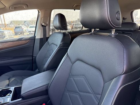 Used 2024 Volkswagen Atlas SE FWD image 23