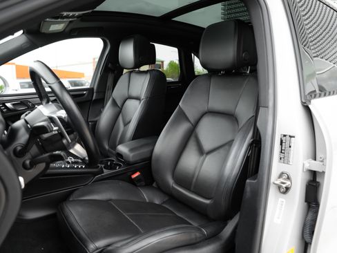 Used 2021 Porsche Macan S AWD/4WD image 23