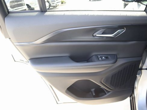 New 2025 Jeep Grand Cherokee Altitude image 16