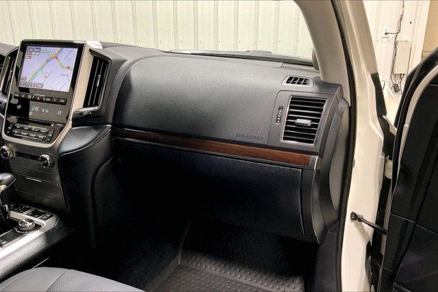 Used 2018 Toyota Land Cruiser AWD/4WD image 16