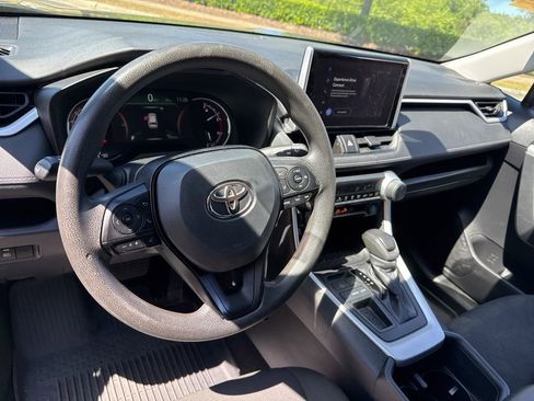 Used 2024 Toyota RAV4 LE image 31