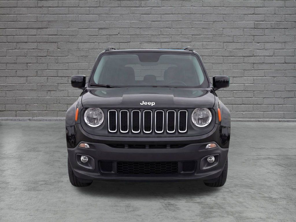 Used 2017 Jeep Renegade Latitude w/ Cold Weather Group AWD/4WD image 5