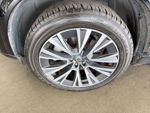 Used 2021 Volvo XC90 T5 Momentum w/ Climate Package FWD image 10