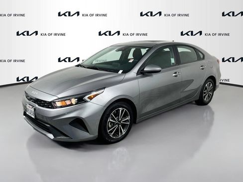 Certified 2024 Kia Forte LXS FWD image 4