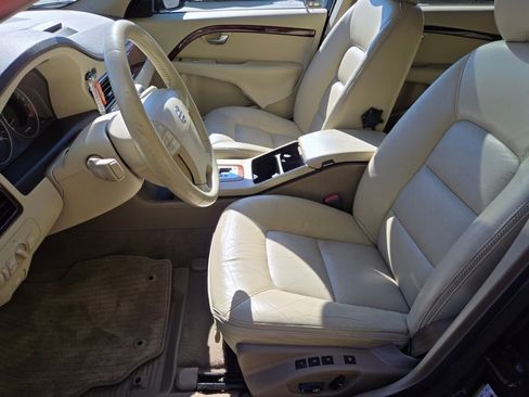 Used 2008 Volvo XC70 3.2 image 18