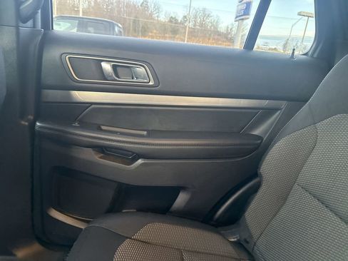 Used 2019 Ford Explorer XLT AWD/4WD image 23