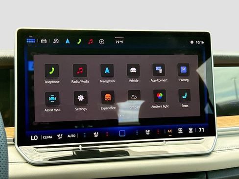 Used 2025 Volkswagen Tiguan SEL R-Line AWD/4WD image 30