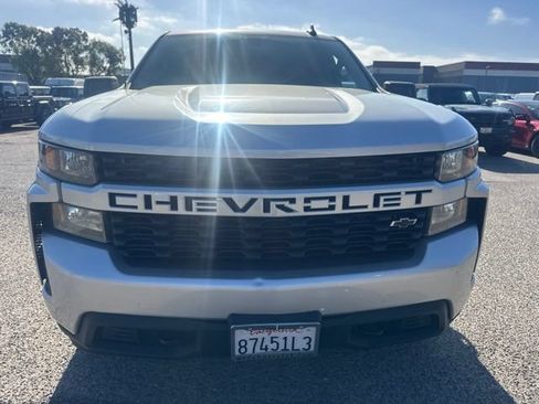 Used 2022 Chevrolet Silverado 1500 Custom w/ LPO, Blackout Package RWD image 2