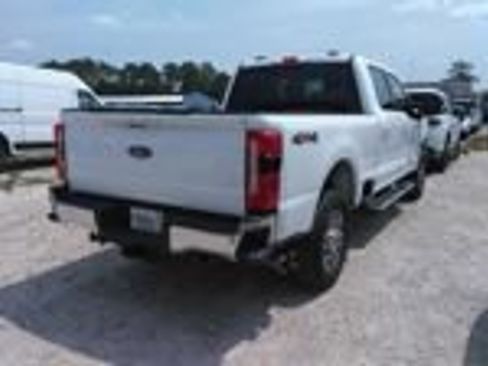 Used 2026 Ford F250 Lariat AWD/4WD image 2