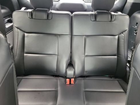 Used 2023 Ford Explorer XLT w/ Equipment Group 202A RWD image 12