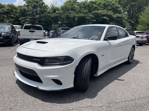 Used 2023 Dodge Charger R/T w/ Technology Group RWD image 7