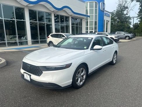 Certified 2023 Honda Accord LX image 4