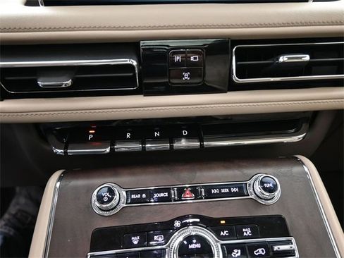 Used 2022 Lincoln Aviator Reserve w/ Class IV Trailer Tow Package image 3