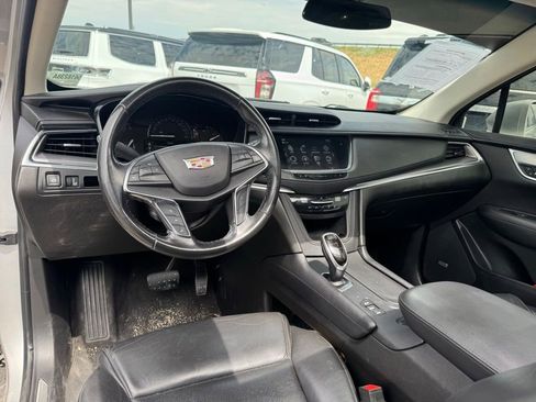 Used 2019 Cadillac XT5 Luxury AWD/4WD image 3
