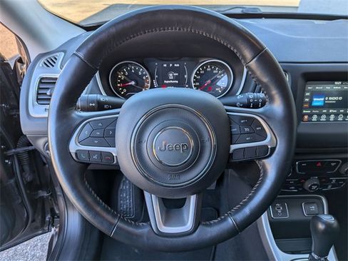Used 2019 Jeep Compass Latitude image 17