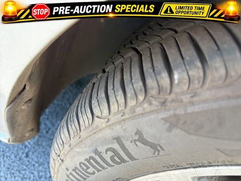Used 2014 Volkswagen Jetta SE FWD image 3