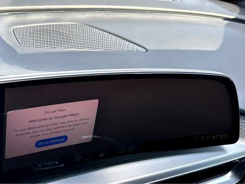 Used 2024 Cadillac Lyriq Sport image 7