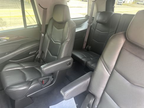 Used 2016 Cadillac Escalade Premium AWD/4WD image 13