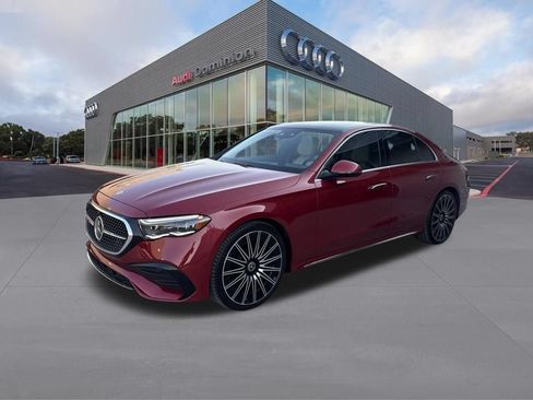 Used 2025 Mercedes-Benz E 350 4MATIC Sedan image 1