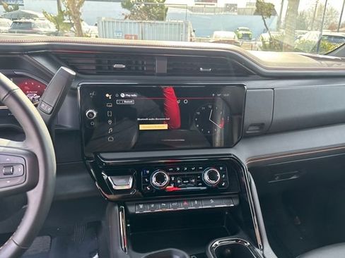 Used 2025 GMC Sierra 2500 AT4 image 20