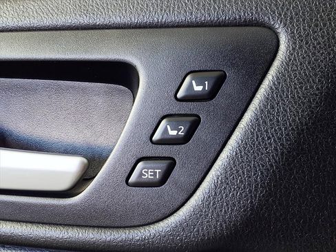 Used 2018 Toyota Highlander Limited image 18