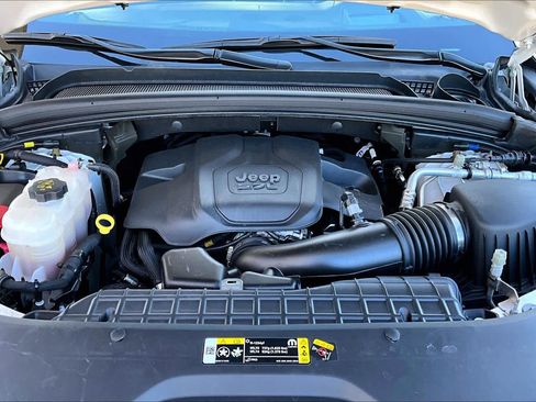 Used 2023 Jeep Grand Cherokee L Overland w/ Advanced Protech Group III image 31