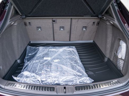 Certified 2026 Porsche Macan image 27