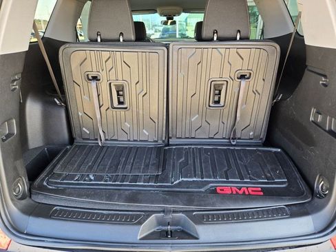 Used 2023 GMC Acadia SLE w/ Driver Convenience Package image 31