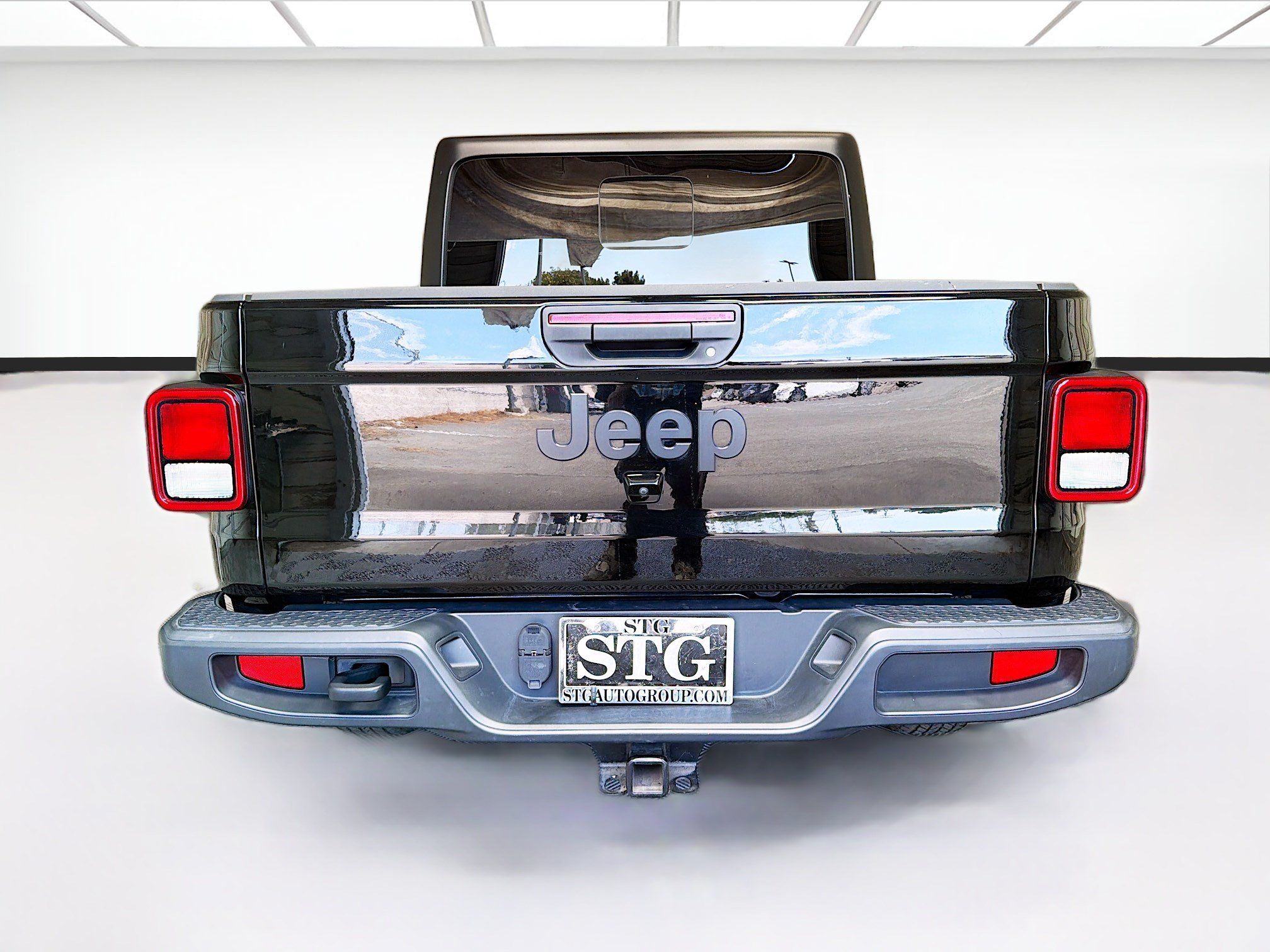 Used 2023 Jeep Gladiator Sport AWD/4WD image 5