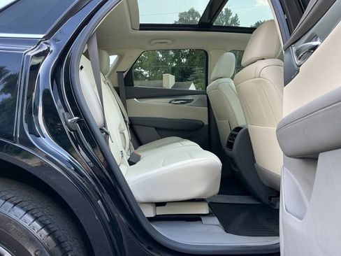 Used 2022 Cadillac XT5 Premium Luxury AWD/4WD image 13