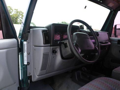 Used 1998 Jeep Wrangler SE AWD/4WD image 72
