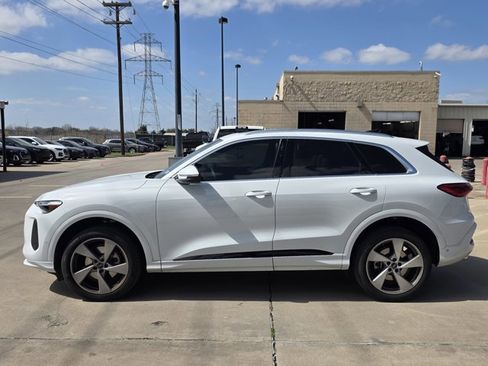 Used 2025 Audi Q5 Premium Plus w/ Premium Plus image 8