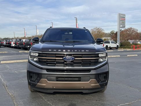Used 2025 Ford Expedition King Ranch image 3