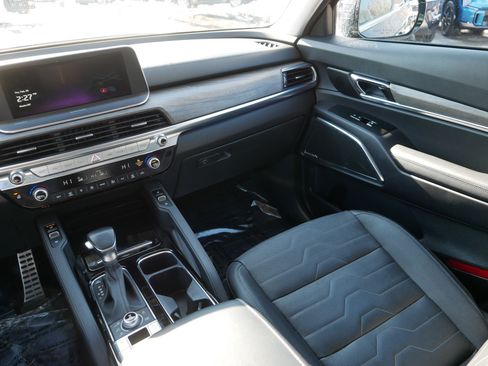 Certified 2022 Kia Telluride SX w/ SX Prestige Package image 11
