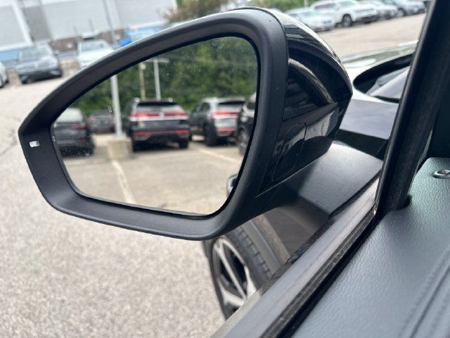 Certified 2025 Volkswagen Tiguan SE AWD/4WD image 15