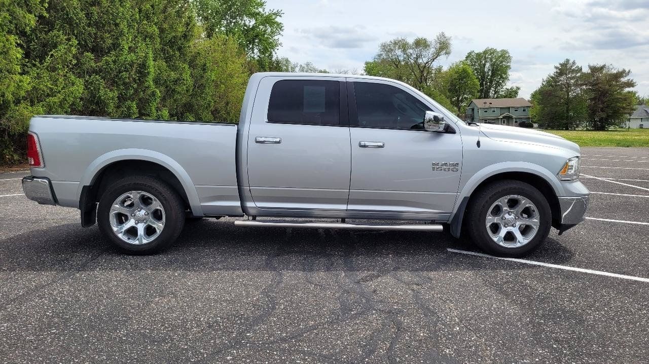 Used 2017 RAM 1500 Laramie AWD/4WD image 6