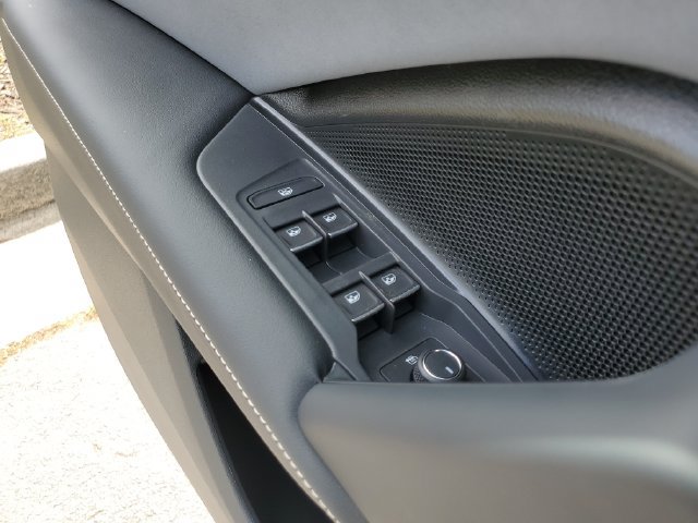 New 2026 Volkswagen Tiguan SE R-Line AWD/4WD image 29