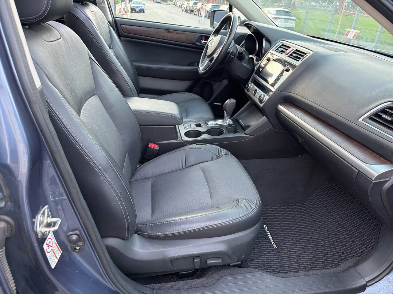 Used 2017 Subaru Outback 2.5i Limited AWD/4WD image 9