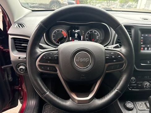 Used 2019 Jeep Cherokee Latitude Plus w/ Comfort/Convenience Group AWD/4WD image 18