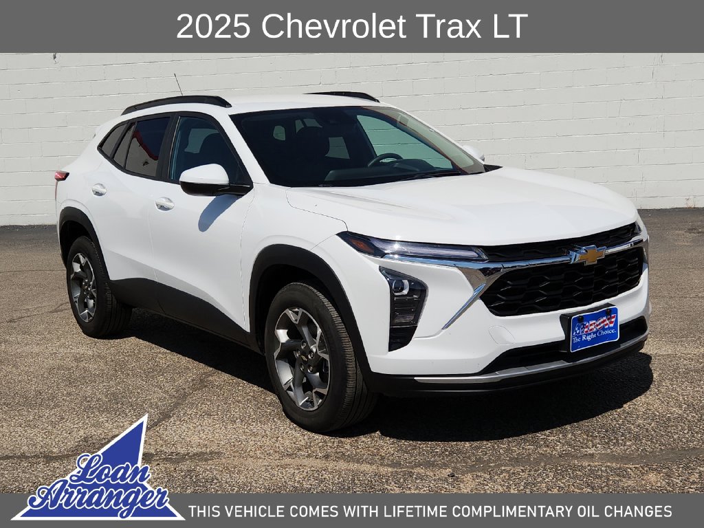 Used 2025 Chevrolet Trax LT FWD image 1