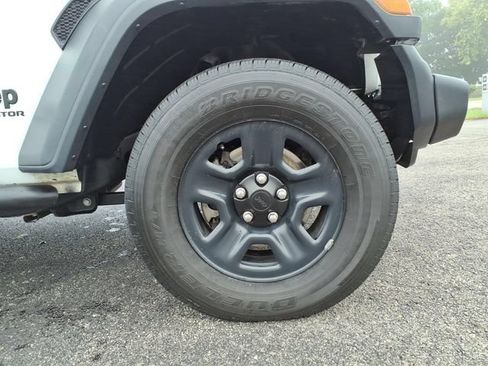 Used 2020 Jeep Gladiator Sport w/ Trailer Tow Package AWD/4WD image 9