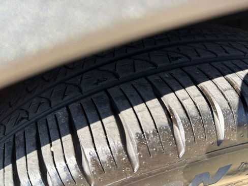 Used 2025 Ford Explorer ST-Line w/ Premium Package image 28