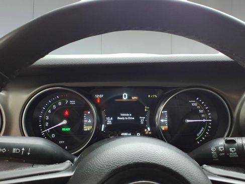Used 2023 Jeep Wrangler Unlimited w/ Dual Top Group AWD/4WD image 9