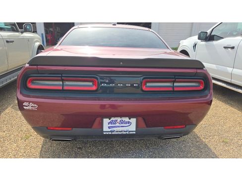Used 2019 Dodge Challenger SXT w/ Blacktop Package image 2