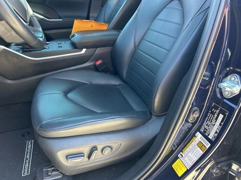 Used 2023 Toyota Highlander XLE image 14