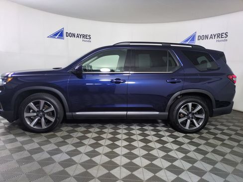 Used 2025 Honda Pilot Elite image 2